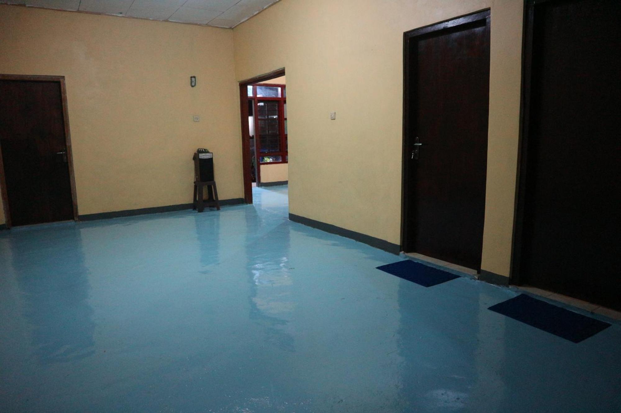 Tange Guest House Ruteng Exterior foto