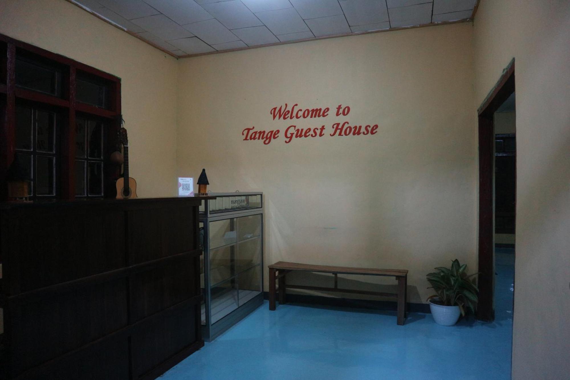Tange Guest House Ruteng Exterior foto