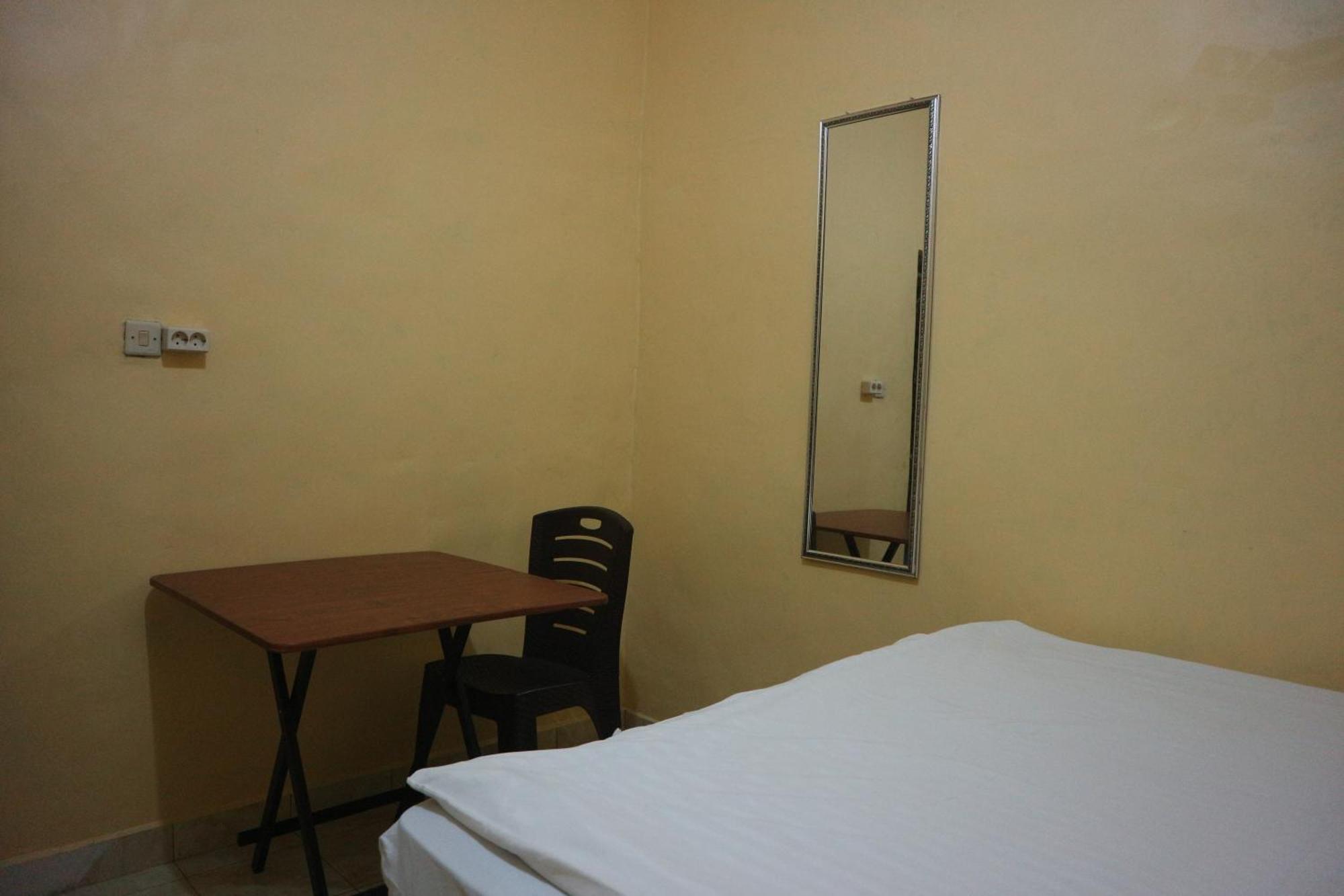 Tange Guest House Ruteng Exterior foto